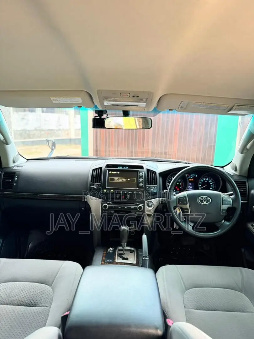 Toyota Land Cruiser 2010 Black