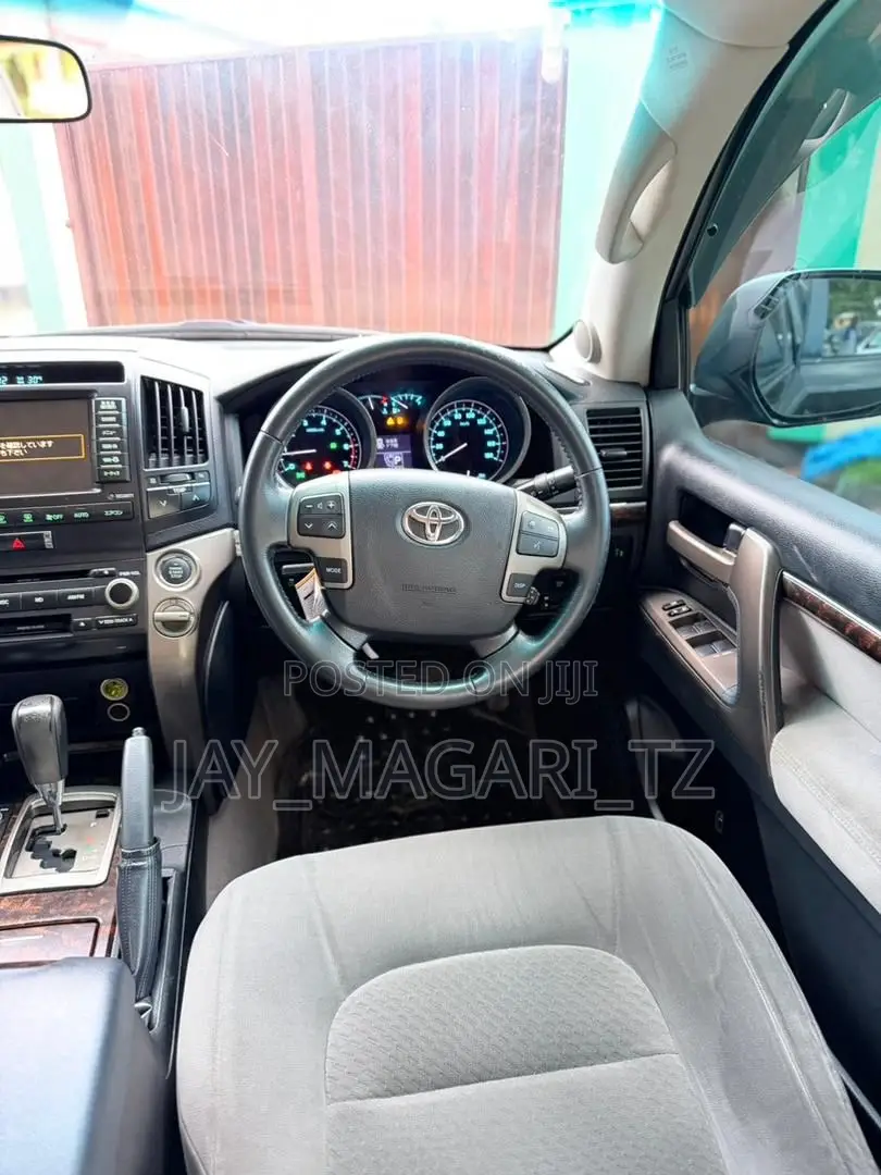 Toyota Land Cruiser 2010 Black