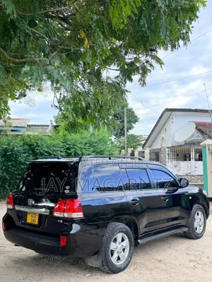 Toyota Land Cruiser 2010 Black