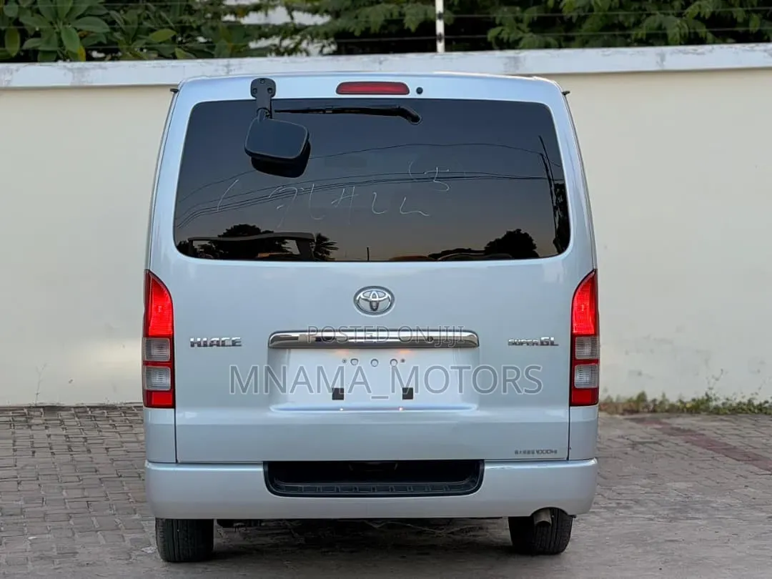 Toyota Quantum 2006 Silver