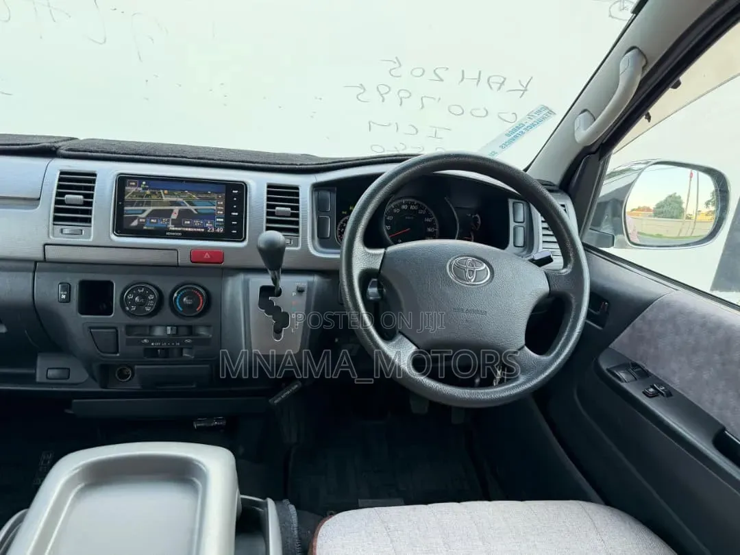 Toyota Quantum 2006 Silver