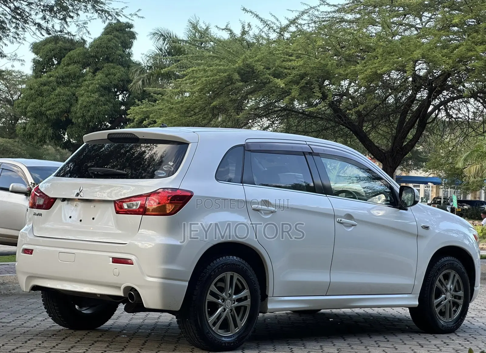 Mitsubishi RVR 2.0 2011 White