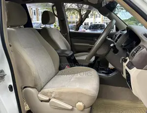 Toyota Land Cruiser Prado 2006 White