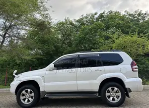 Toyota Land Cruiser Prado 2006 White