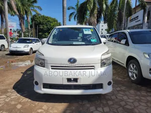 Toyota Voxy 2007 White
