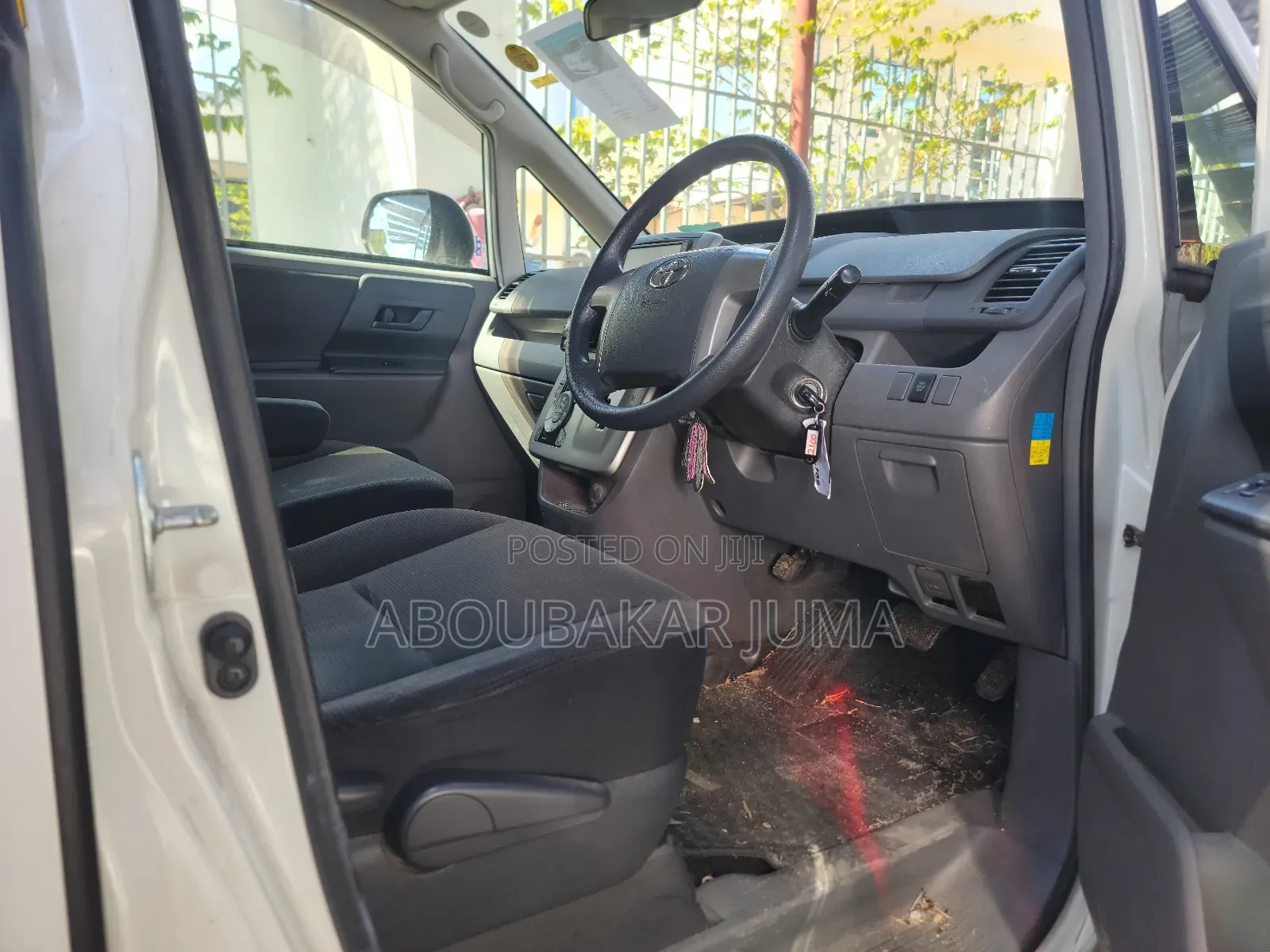 Toyota Voxy 2007 White