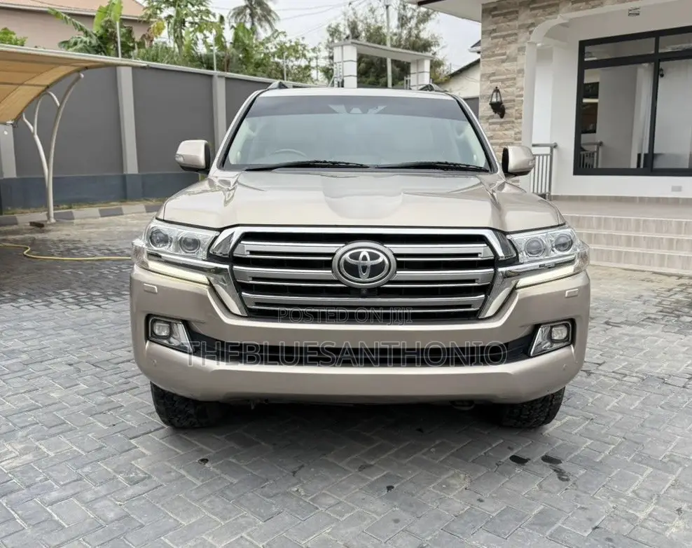 Toyota Land Cruiser 2017 Gold