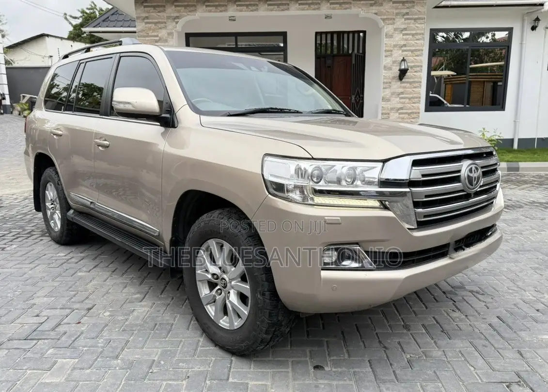 Toyota Land Cruiser 2017 Gold