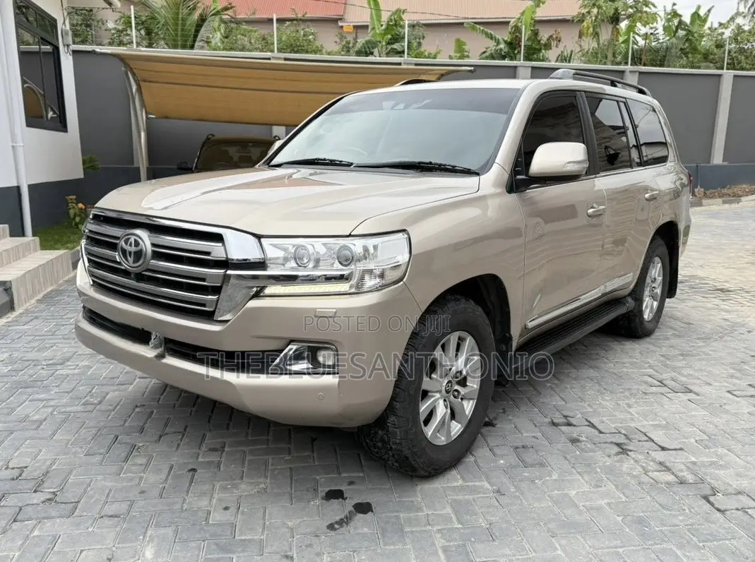 Toyota Land Cruiser 2017 Gold