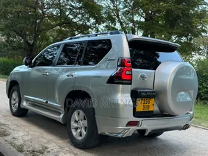 Toyota Land Cruiser 2018 Silver