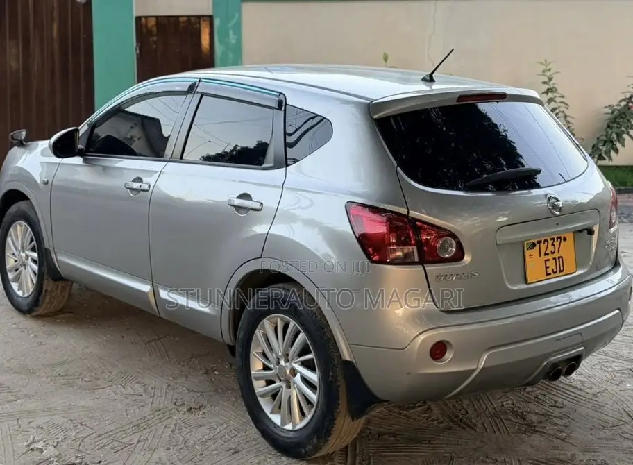 Nissan Dualis 2010 Silver