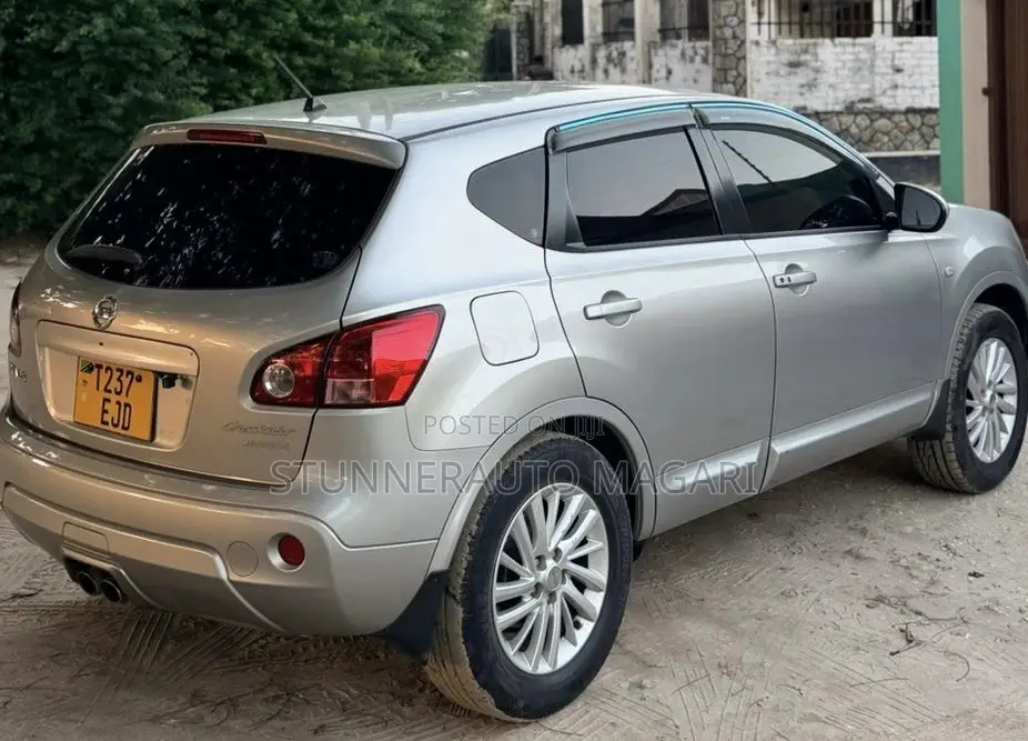 Nissan Dualis 2010 Silver