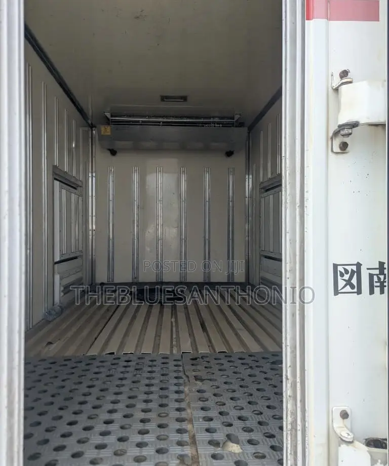 Mitsubishi Canter Ya Fridge 1999 White on Sale