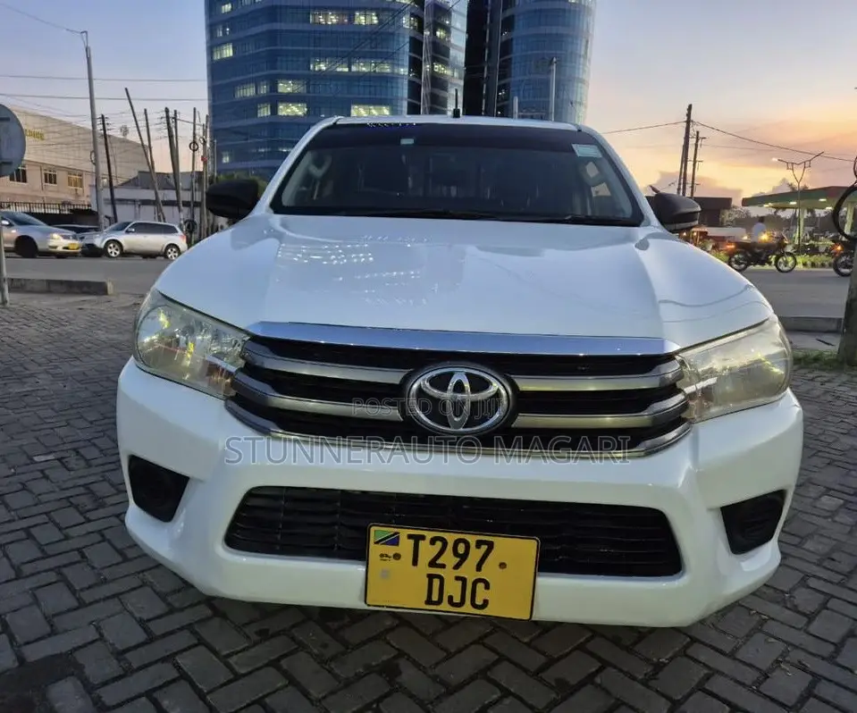 Toyota Hilux 2016 Pearl