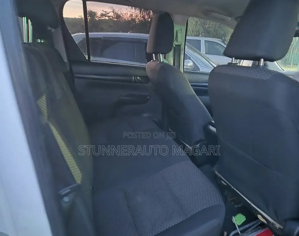 Toyota Hilux 2016 Pearl