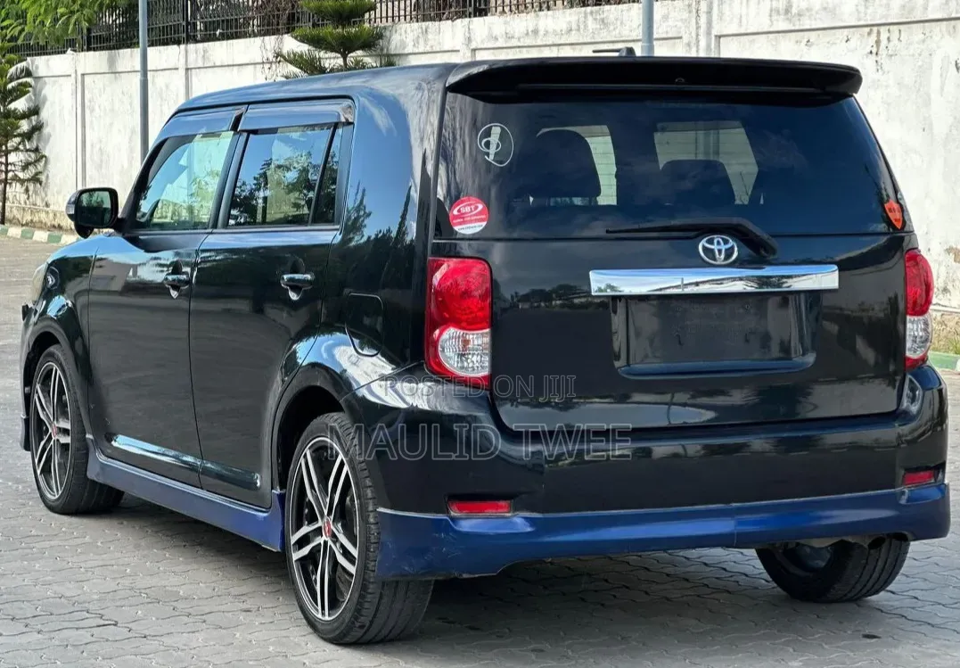 Toyota Corolla Rumion 2009 Black