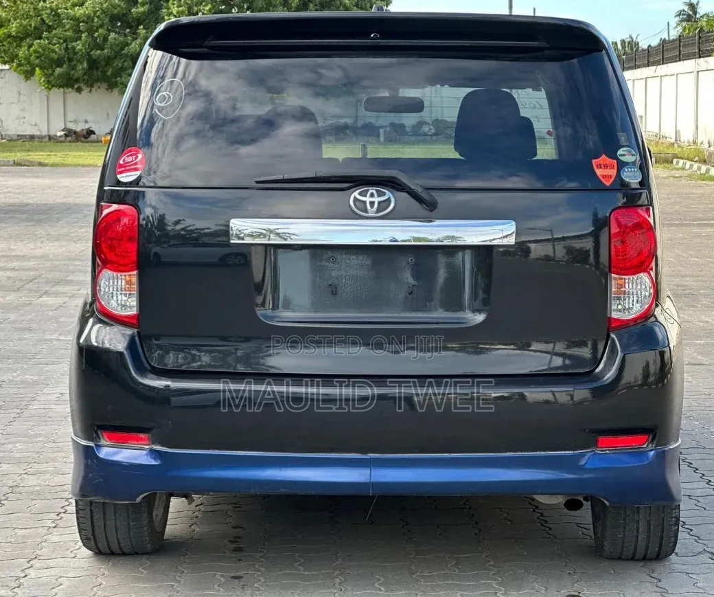 Toyota Corolla Rumion 2009 Black