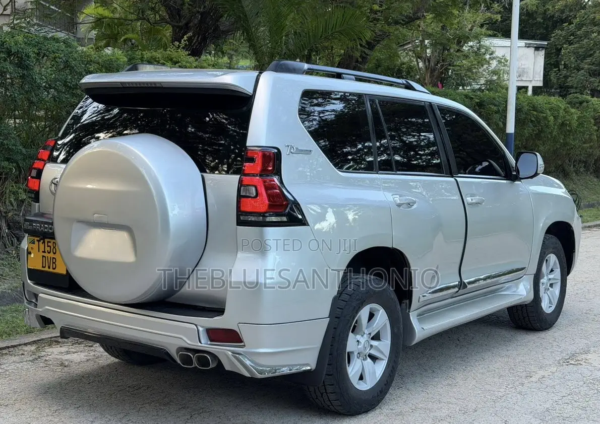 Toyota Land Cruiser Prado 2019 Silver