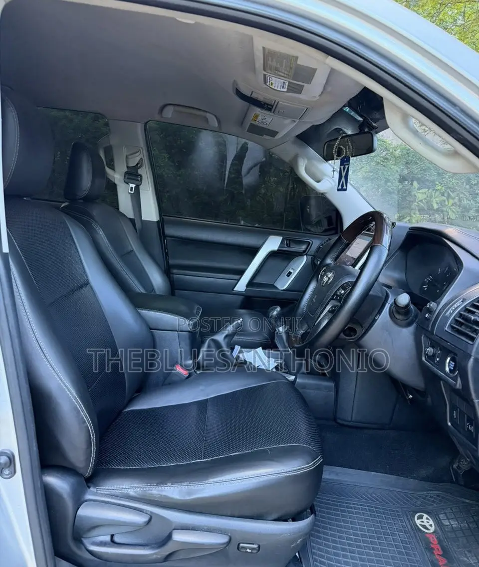 Toyota Land Cruiser Prado 2019 Silver