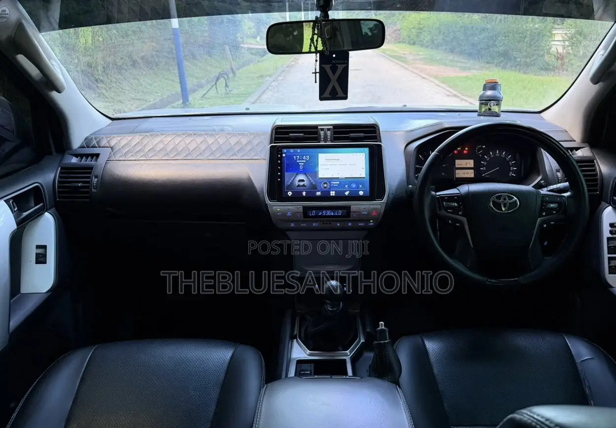 Toyota Land Cruiser Prado 2019 Silver