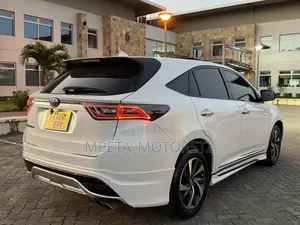 Toyota Harrier 2.0 2015 White