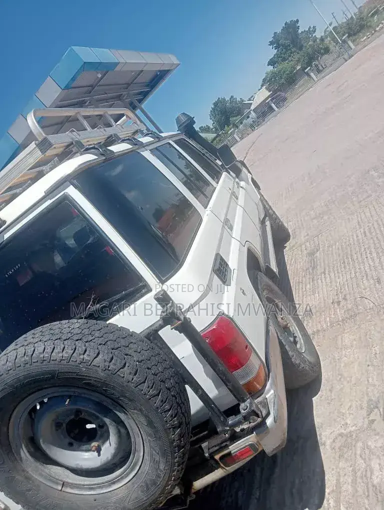 Toyota Land Cruiser 4.0 V6 GX 2010 White