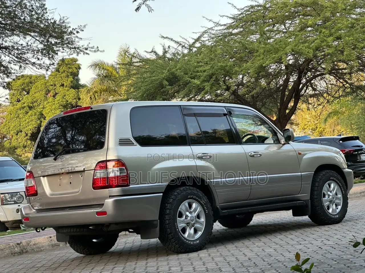 Toyota Land Cruiser 2007 Gold