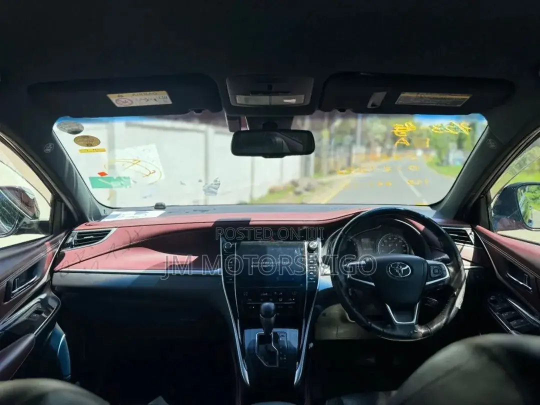Toyota Harrier 2.0 2017 Black