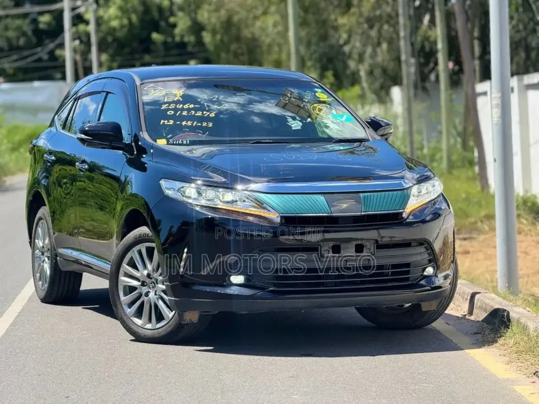 Toyota Harrier 2.0 2017 Black
