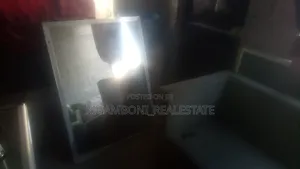 Vioo Vya Saloon Used Vinauzwa
