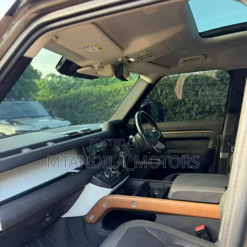 Land Rover Defender X-Dynamic S 2021 Gold