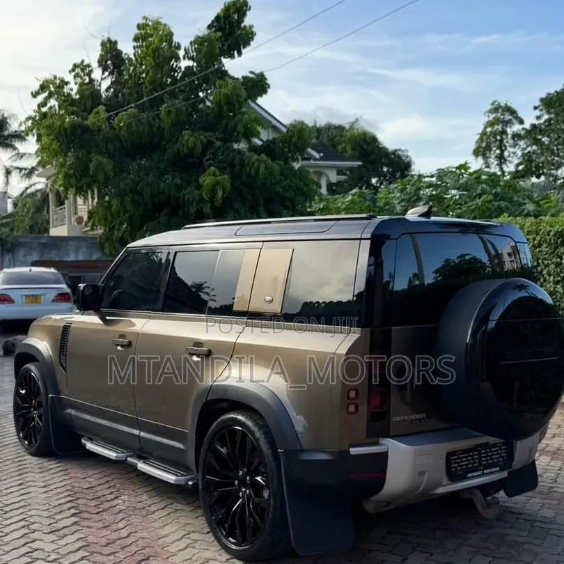 Land Rover Defender X-Dynamic S 2021 Gold