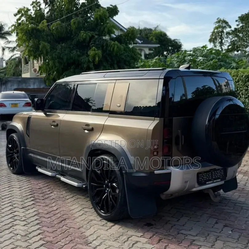 Land Rover Defender X-Dynamic S 2021 Gold