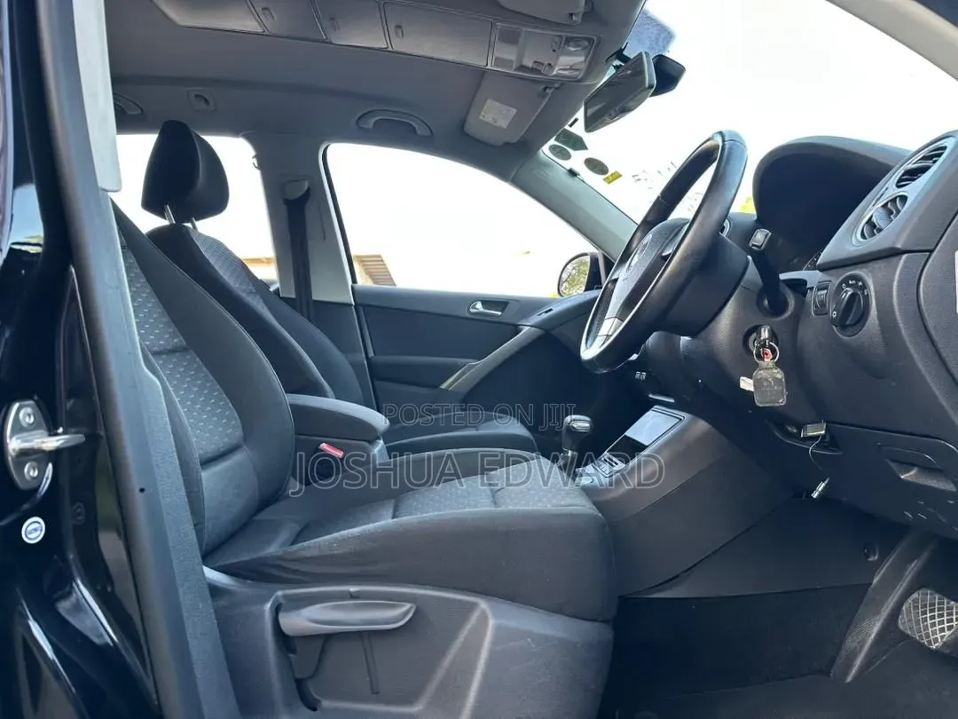 Volkswagen Touran 2013 Black