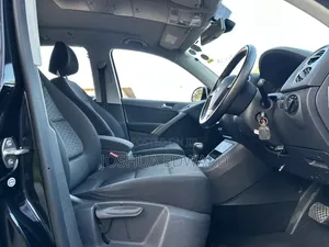 Volkswagen Touran 2013 Black