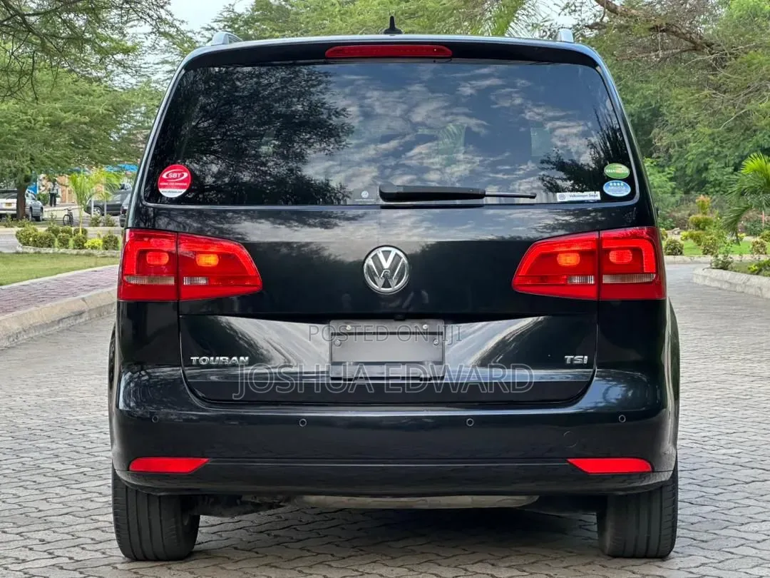 Volkswagen Touran 2013 Black