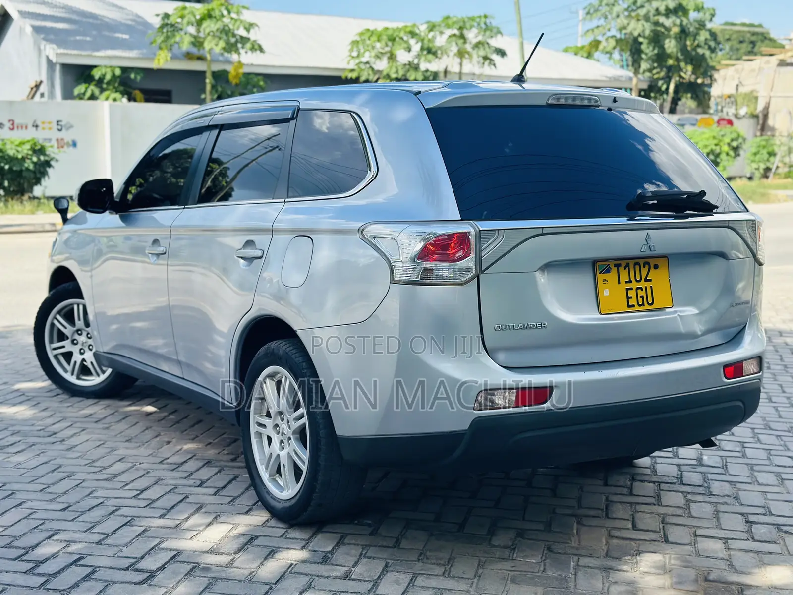 Mitsubishi Outlander 2012 Silver