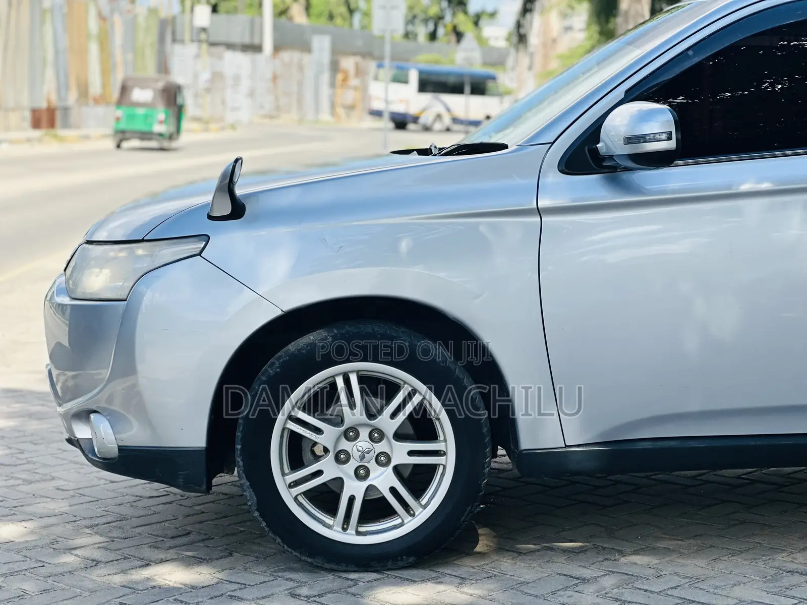 Mitsubishi Outlander 2012 Silver