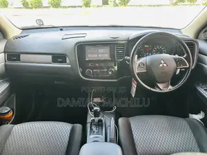 Mitsubishi Outlander 2012 Silver