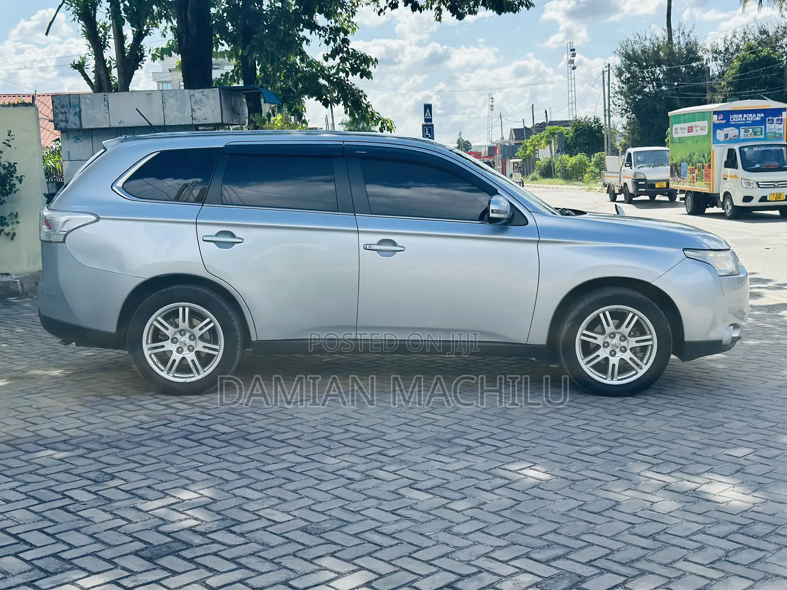 Mitsubishi Outlander 2012 Silver
