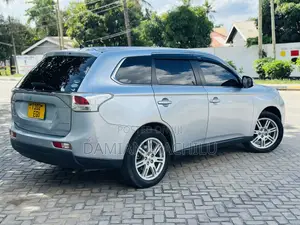 Mitsubishi Outlander 2012 Silver