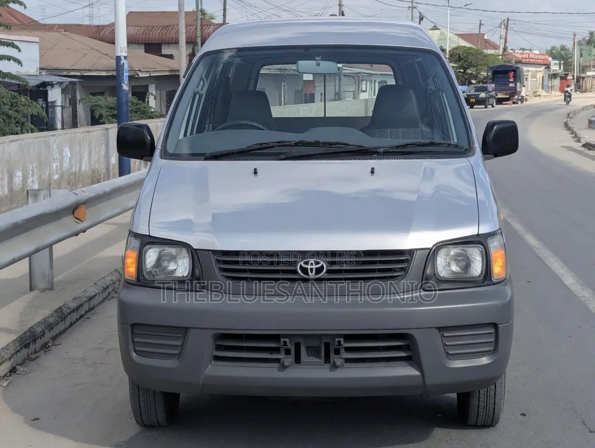 Toyota LiteAce Noah 1997 Silver
