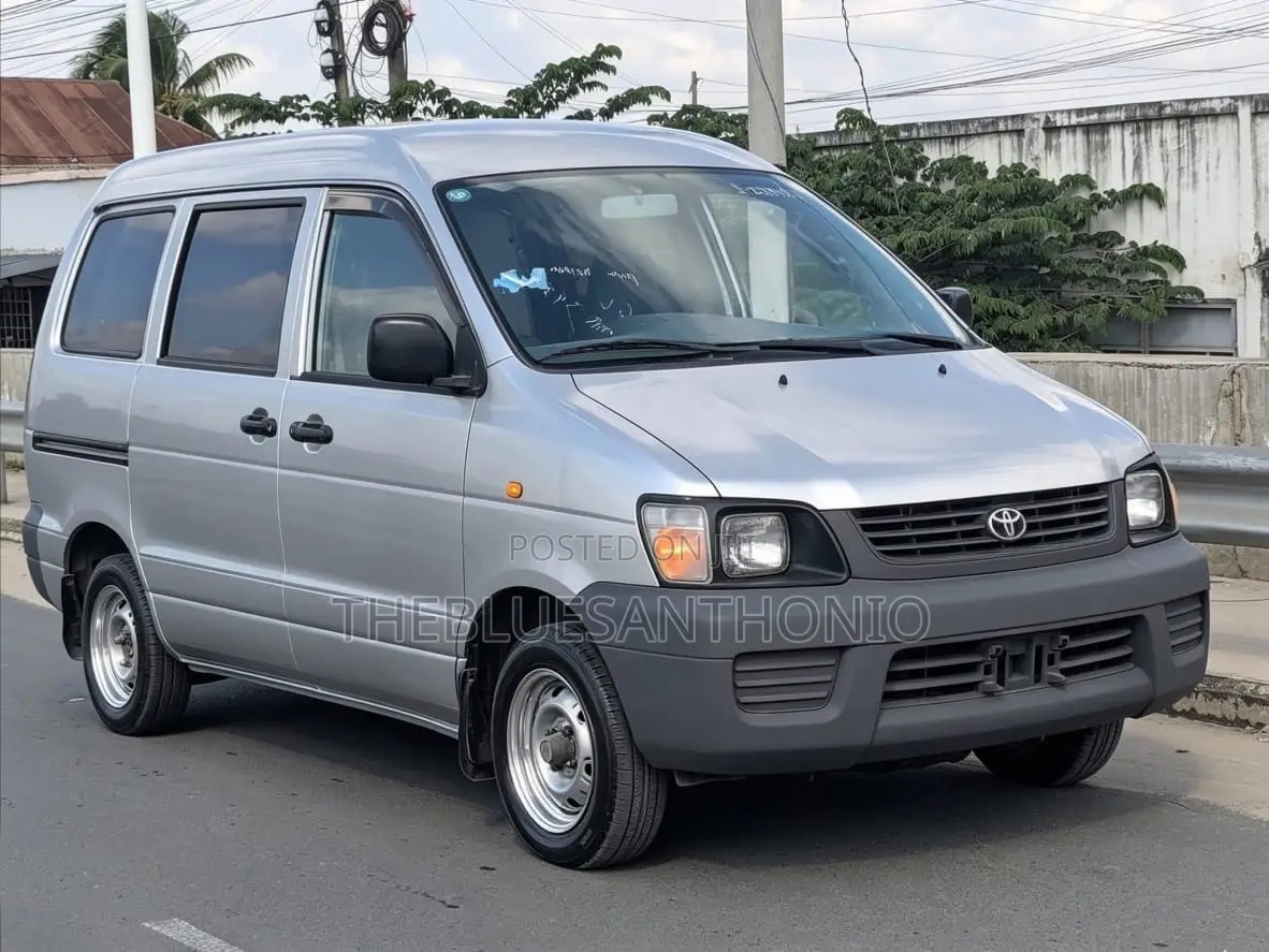 Toyota LiteAce Noah 1997 Silver