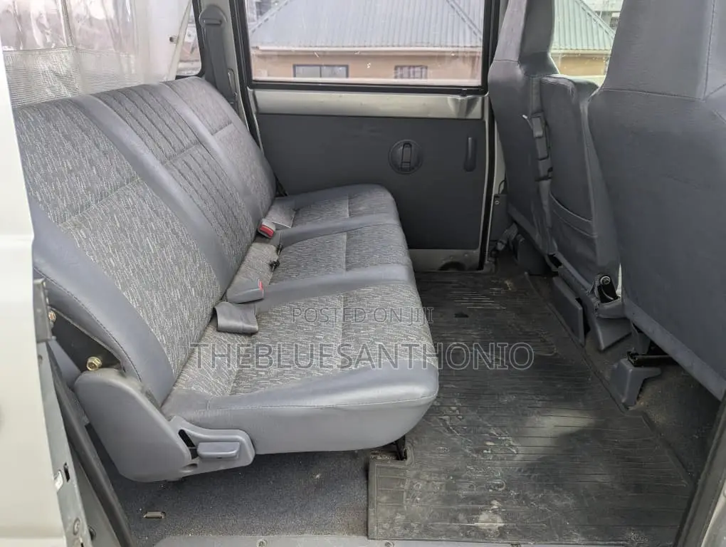 Toyota LiteAce Noah 1997 Silver