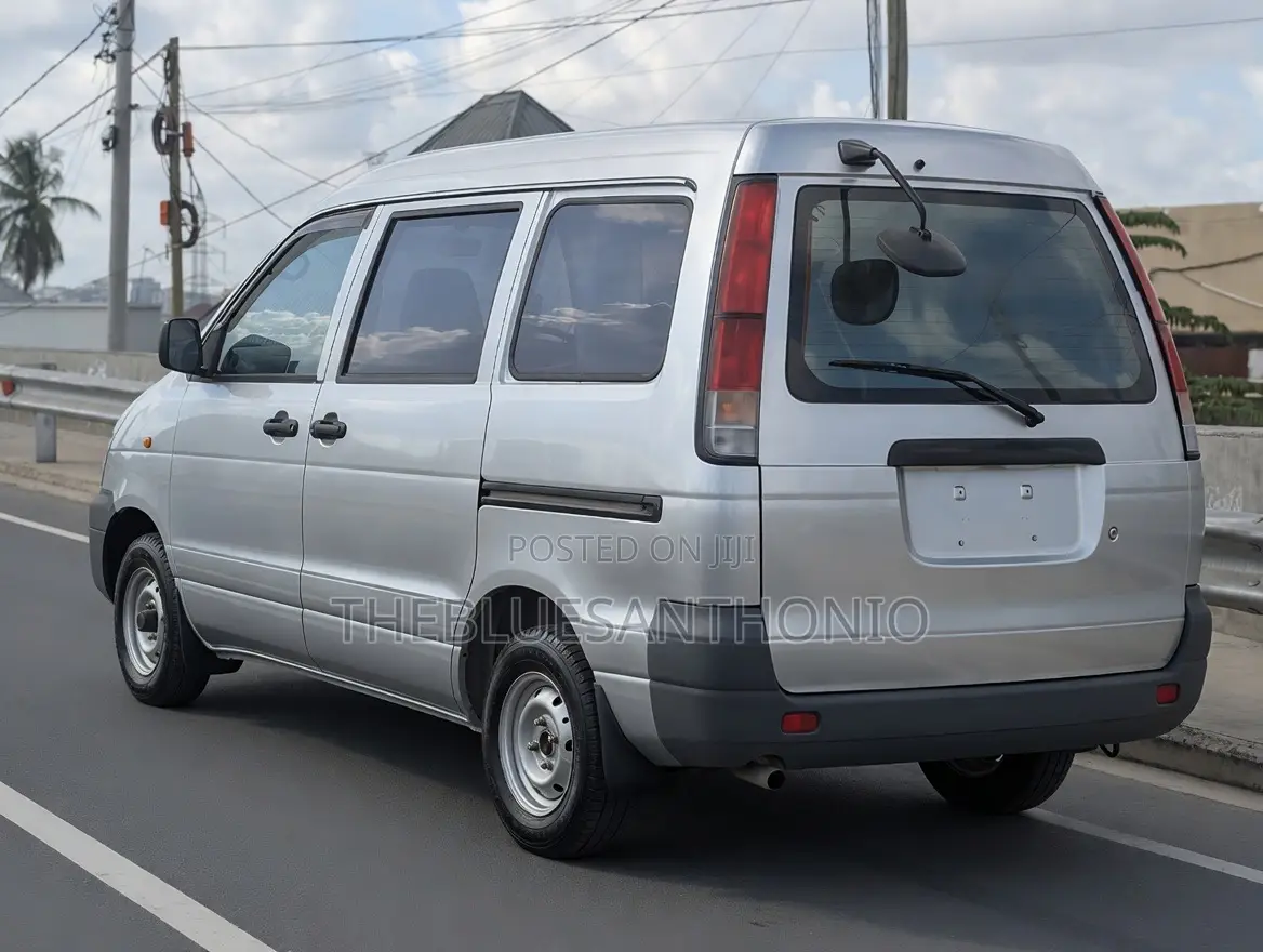 Toyota LiteAce Noah 1997 Silver