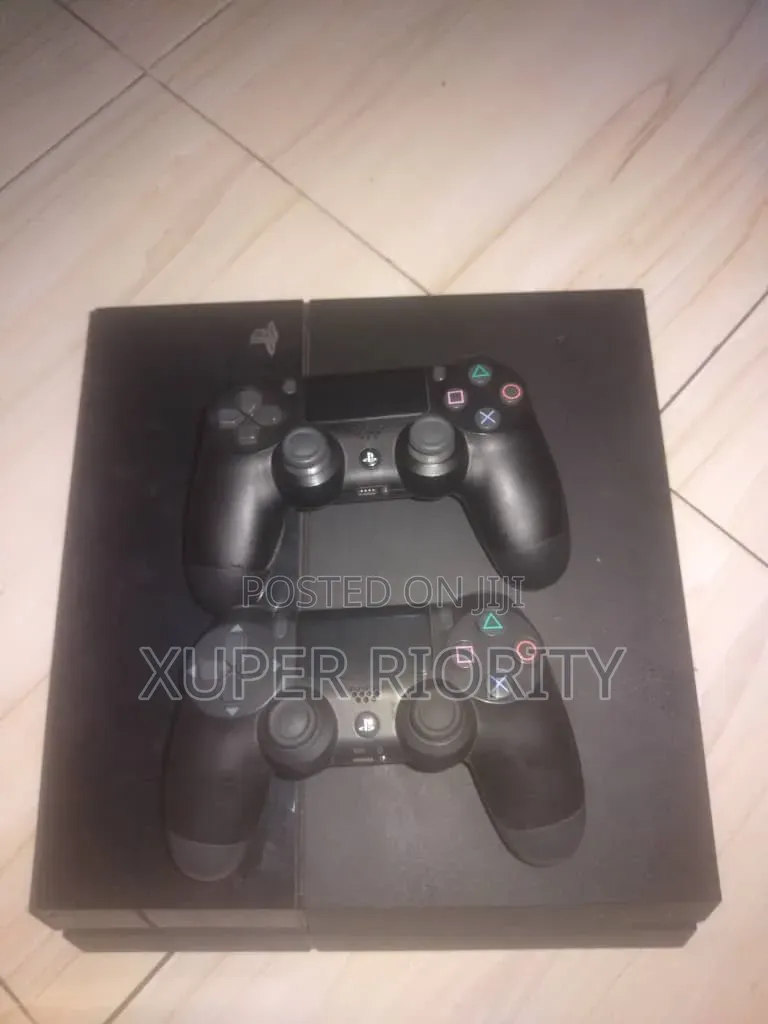 Play Station 4