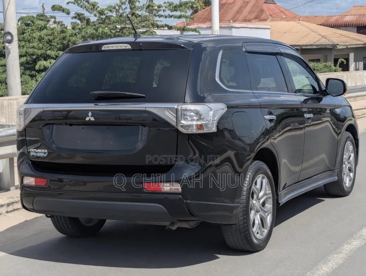 Mitsubishi Outlander 2013 Black