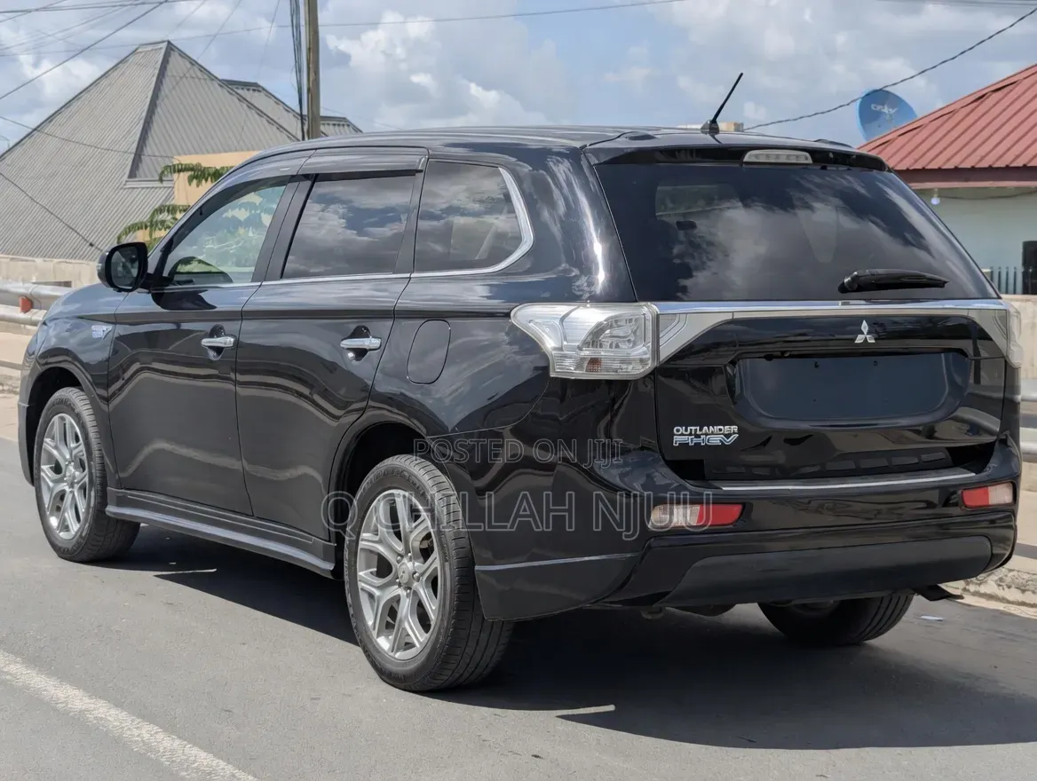 Mitsubishi Outlander 2013 Black