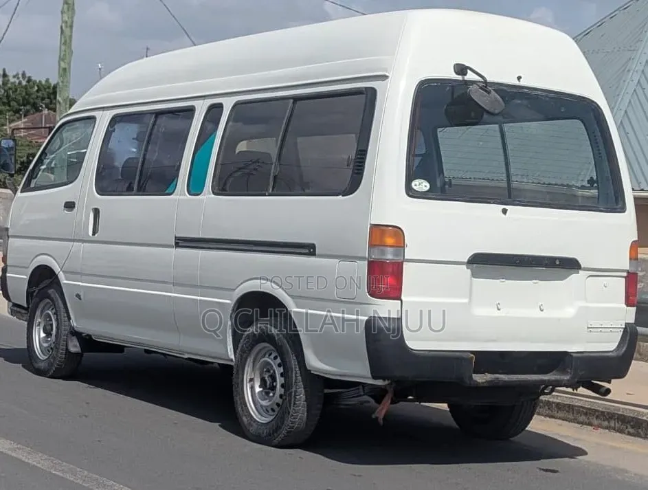 Toyota HiAce 2002 White