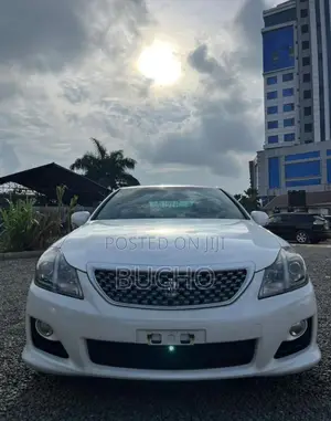 Toyota Crown 2010 White